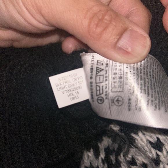 Black Light Grey Banana Republic Sweater Italian yarn material - Picture 6 of 6